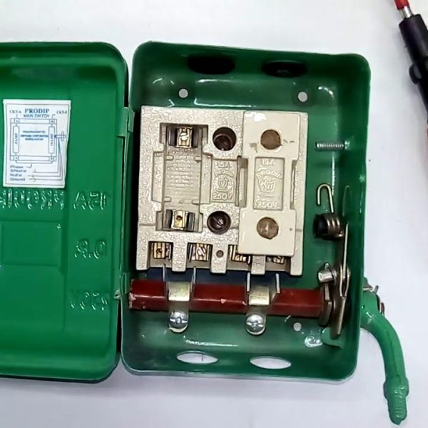 ১৫ AMPS প্রদীপ মেইন সুইচ (আর. সি. ১৫০০ এমপস)